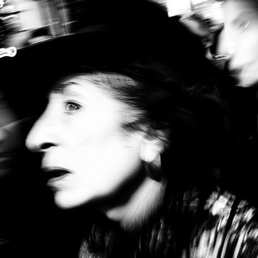Walking in the streets of Turin with the phone in my hands, scrolling feeds and sending messages